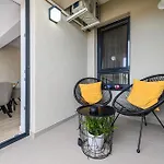 Mountain View Retreat Apartment - Private Parking