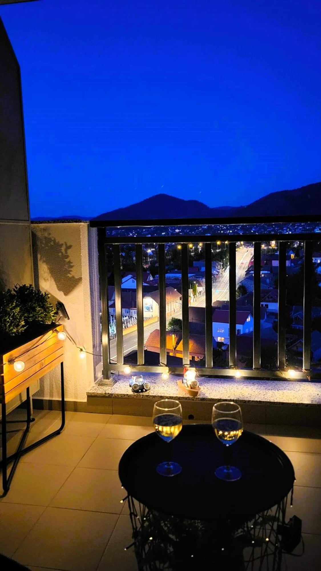 Mountain View Retreat - Private Parking Apartment *