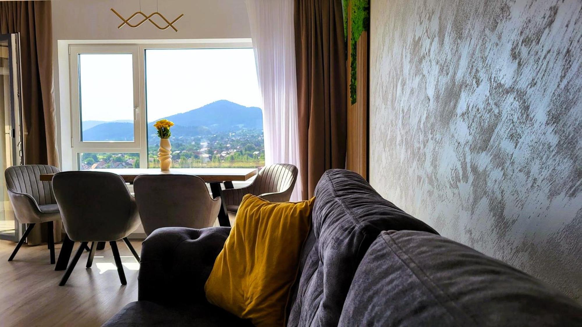 Mountain View Retreat - Private Parking Apartment *